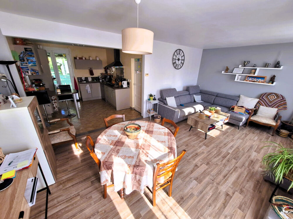 ? Maison familiale 4 chambres de 122 m² sur 3200 m² de terrain à Riscle