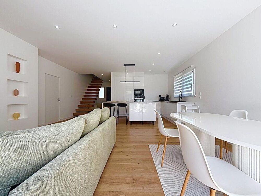 Vente Maison Maison Frenouville 7 pièces 125 m2 Frenouville