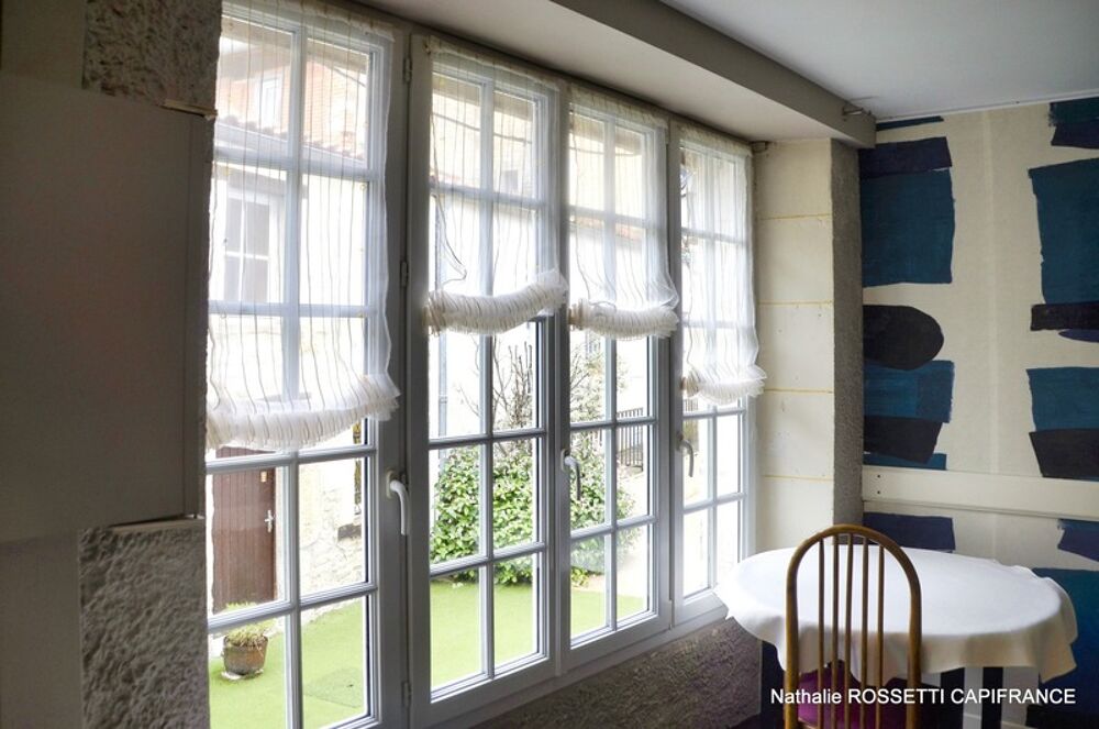 Maison à vendre SURGERES (17) Ensemble immobilier de 120 m² hab. à remettre au goût du jour!