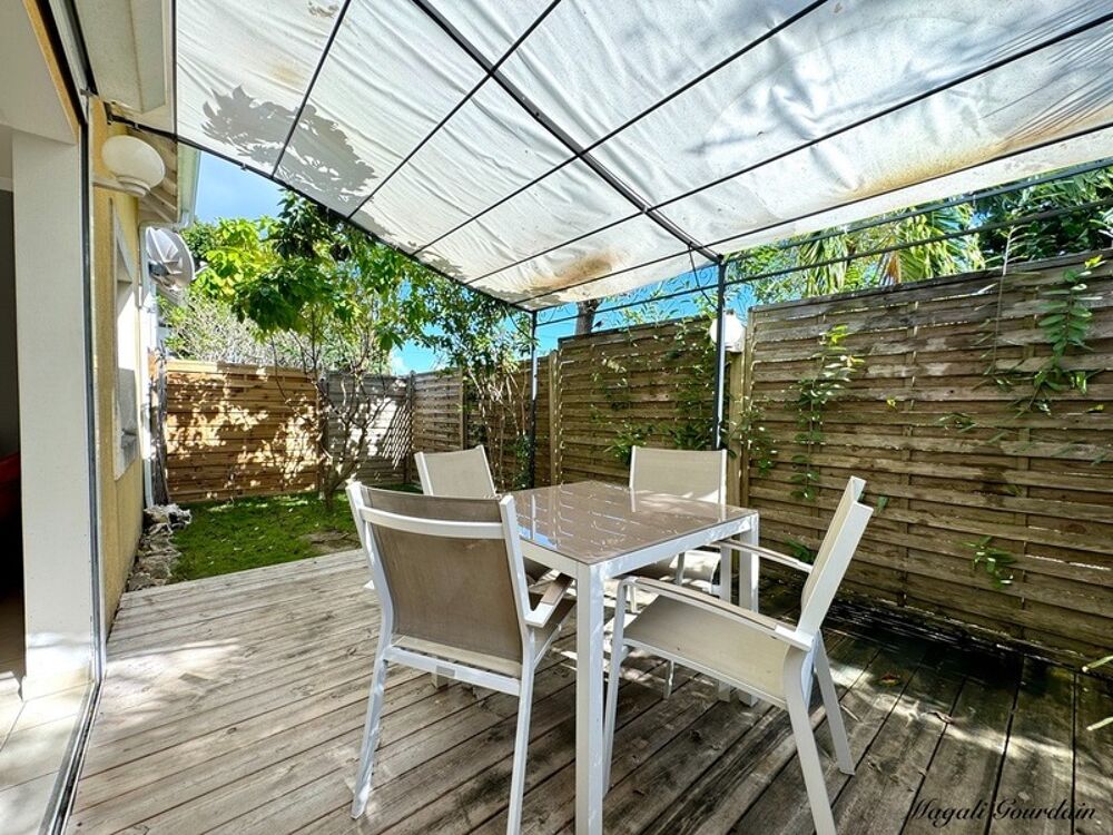 à vendre  Propriété/château Saint-François (97118)