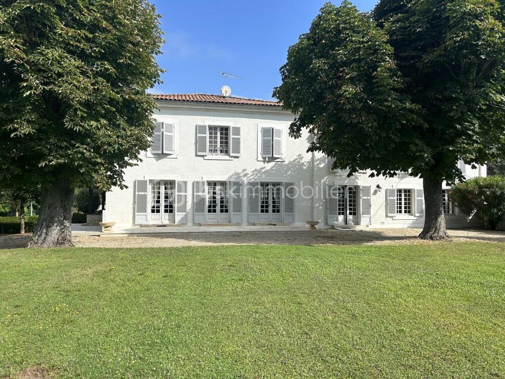 SUPERBE PROPRIETE - PARC - DEPENDANCE - PISCINE - DOUBLE GARAGE