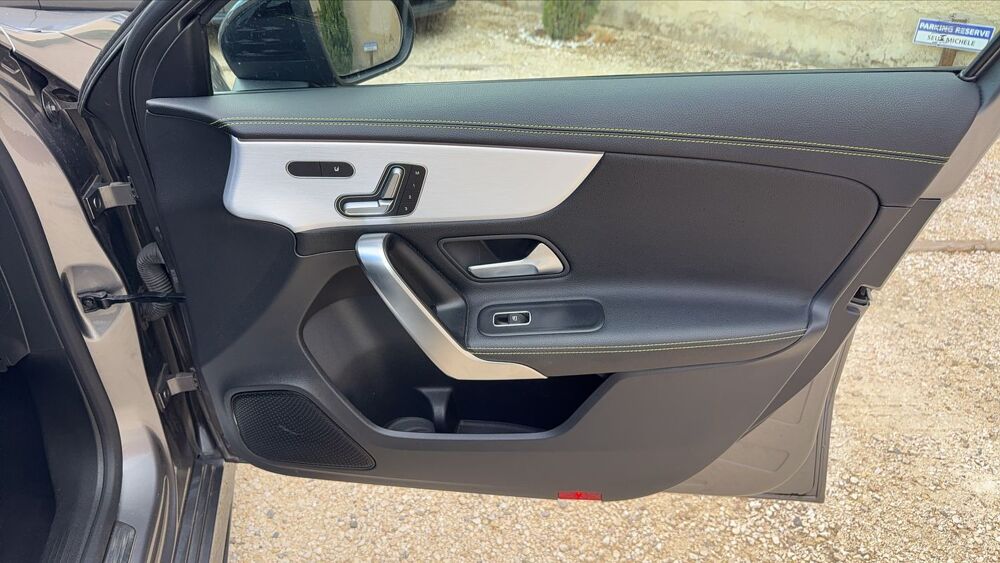 Classe A 250 224 7G-DCT Amg Line Edition 1 - Automatique Toit ouvrant 2018 occasion 26000 Valence
