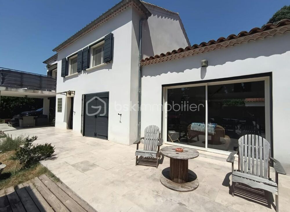 GRANS - PROPRIÉTE AVEC 2 LOGEMENTS - PISCINE - INSTALLATIONS EQUESTRES