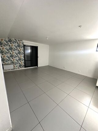  Appartement à louer 3 pièces 61 m²
