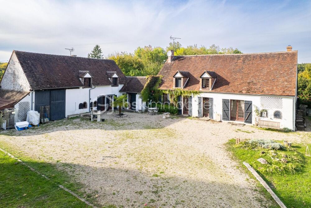MAGNIFIQUE BÂTISSE ÉDIFIÉE AU 19ÈME SIÈCLE AVEC DÉPENDANCES ET SON PARC PRIVÉ !