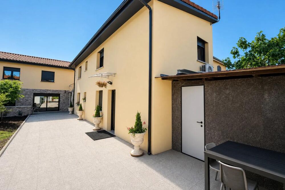 Vente Maison Maison de 5 pièces de 263 m² à Villeurbanne Villeurbanne