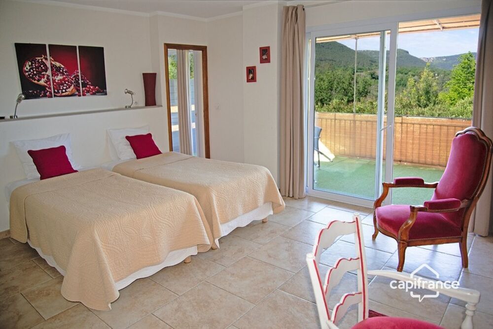 � vendre  Villa Bagnols-en-For�t (83600)