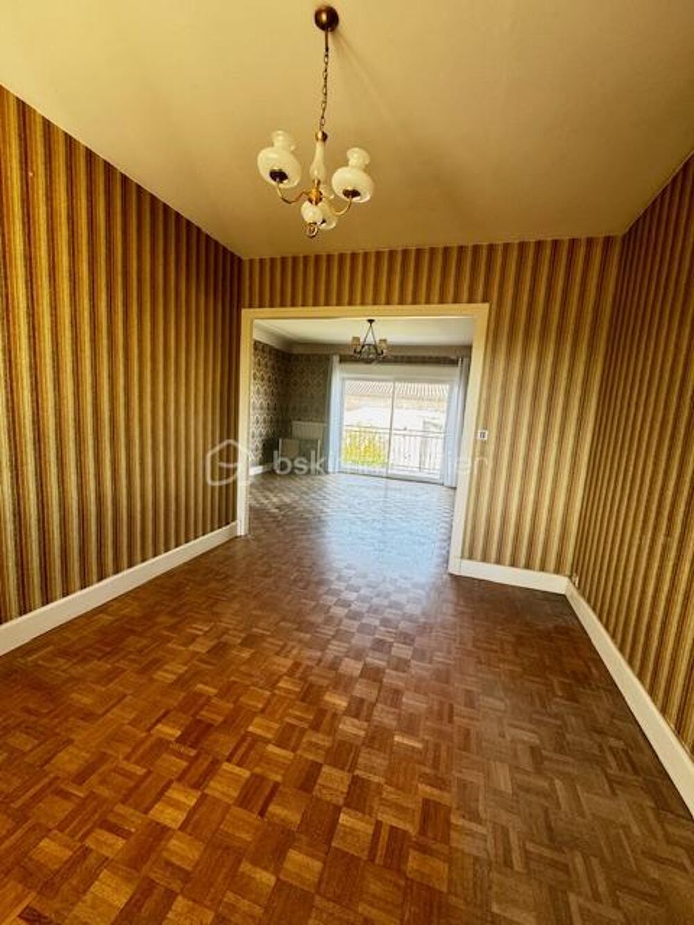 ? Maison familiale avec dépendances et fort potentiel 8KM de MANSLES