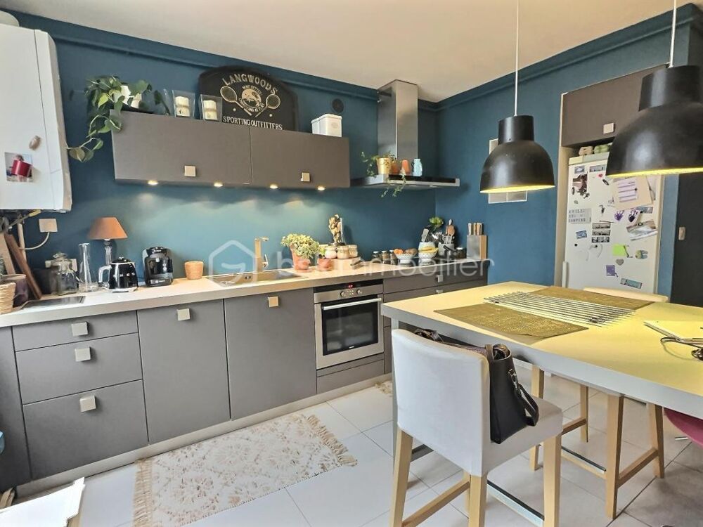 Appartement 85 m² environ  2 chambres  Sedan