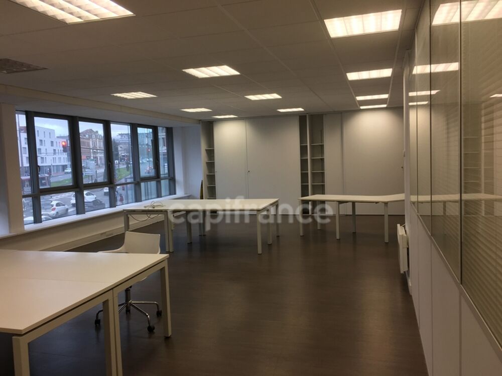   Dpt Nord (59), à vendre ROUBAIX Bureau récent 144m² avec ascenseur,centre-ville, en zone FRANCHE et QQPV, au pied des transports Roubaix