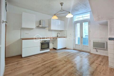   LOCATION - Maison de ville de caract�re � 120 m� � Donz�re Maison - 5 pi�ce(s) - 120 m�