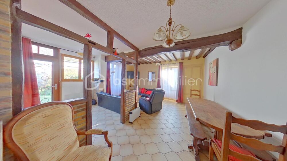 Corps de ferme de 179 m² avec une grande de grange 150 m² sur 1624 m² de terrain