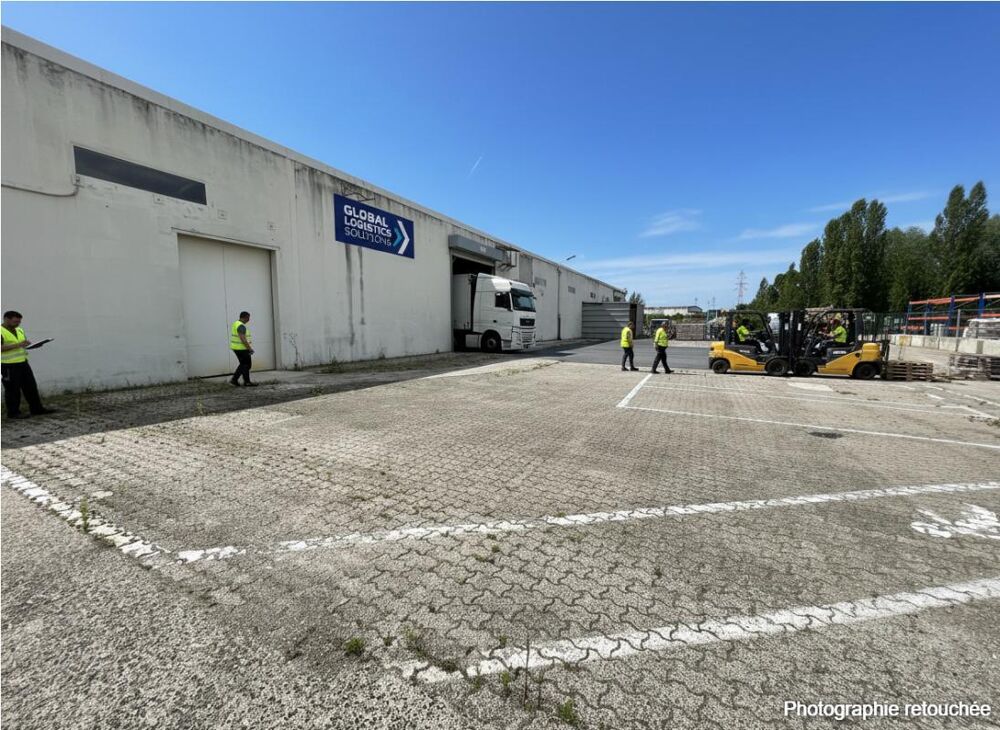   PONTPOINT - Entrepôt + Terrain Accès PL + bureau 