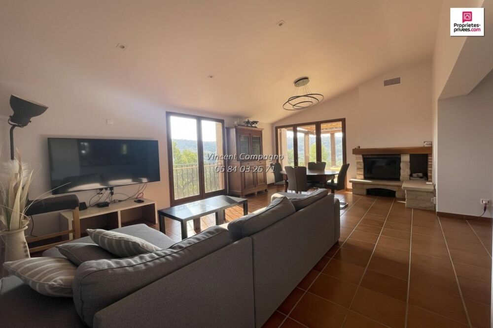Vente Maison Maison 6 pièces 3 chambres avec piscine, garage et cave Esparron de verdon