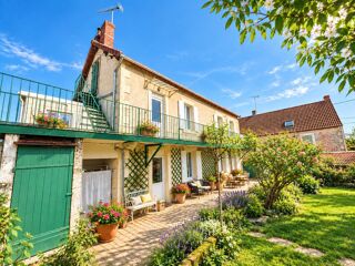  Maison à vendre 15 + pièces 273 m²