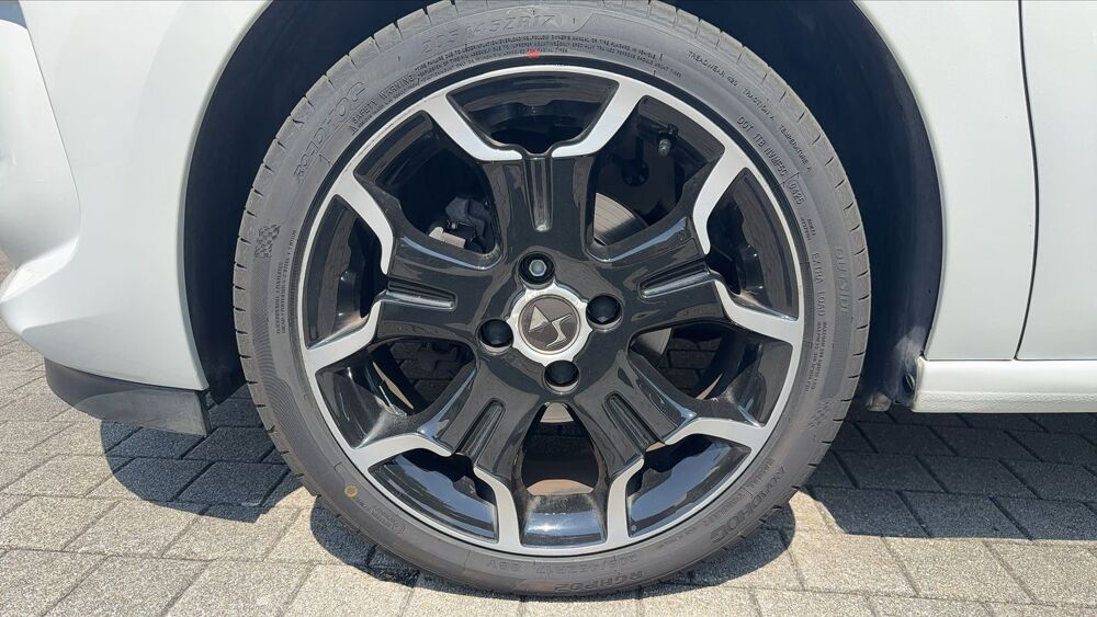 DS3 1.2 Puretech 110 EAT 6 So Chic 2019 occasion 44800 Saint Herblain