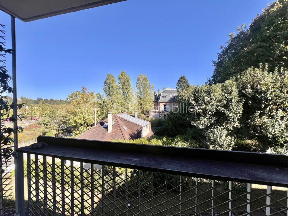 Vente Appartement T4 de 83 m2, lumineux, traversant et sans vis à vis, au 3ème et dernier étage à Vaucresson Vaucresson