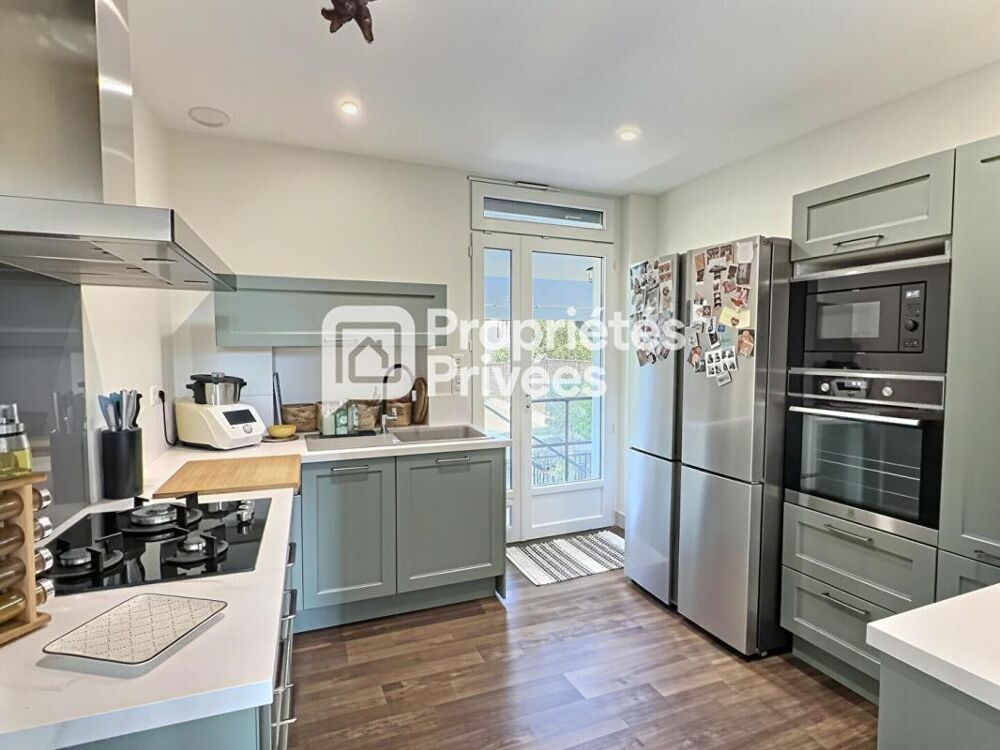 Vente Maison Maison T6/7 d'env. 165m² située au calme avec 4/5 ch., 2 garages fermés et piscine sur PERIGUEUX (24000) Perigueux