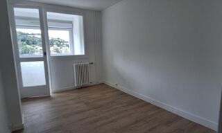  Appartement à louer 4 pièces 73 m²