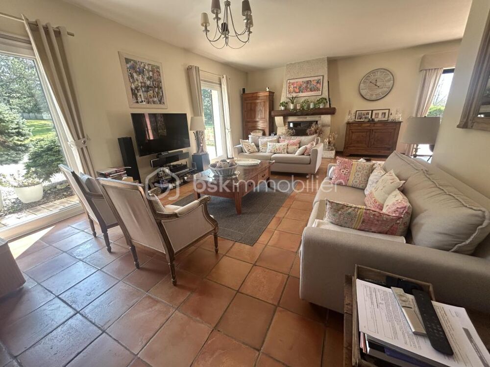 BELLE MAISON PLAIN PIED - 4/5 CHAMBRES - VERANDA - PISCINE - TERRAIN