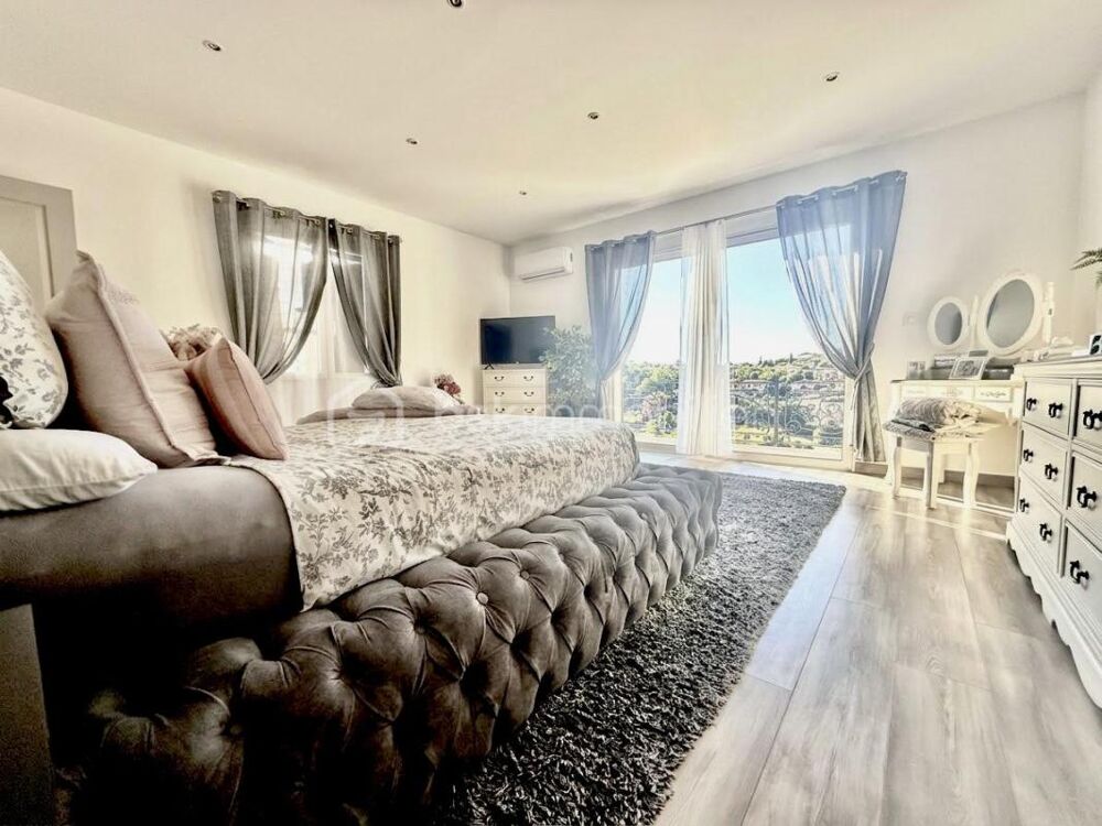à vendre  Propriété/château Valensole (04210)