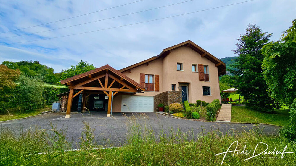 Vente Maison Maison familiale 4 chambres avec jardin, garage, abris voitures et annexes Beaumont
