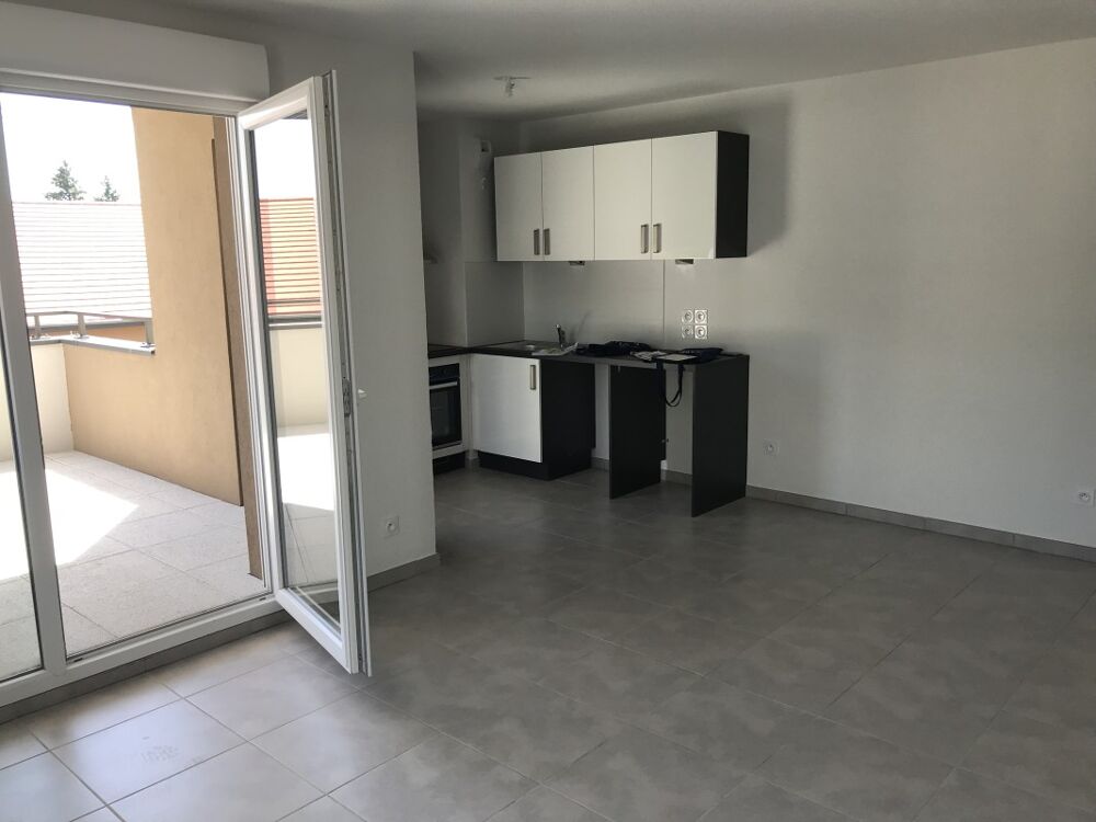 Location Appartement T3 avec parking et balcon à VILLEFONTAINE Villefontaine