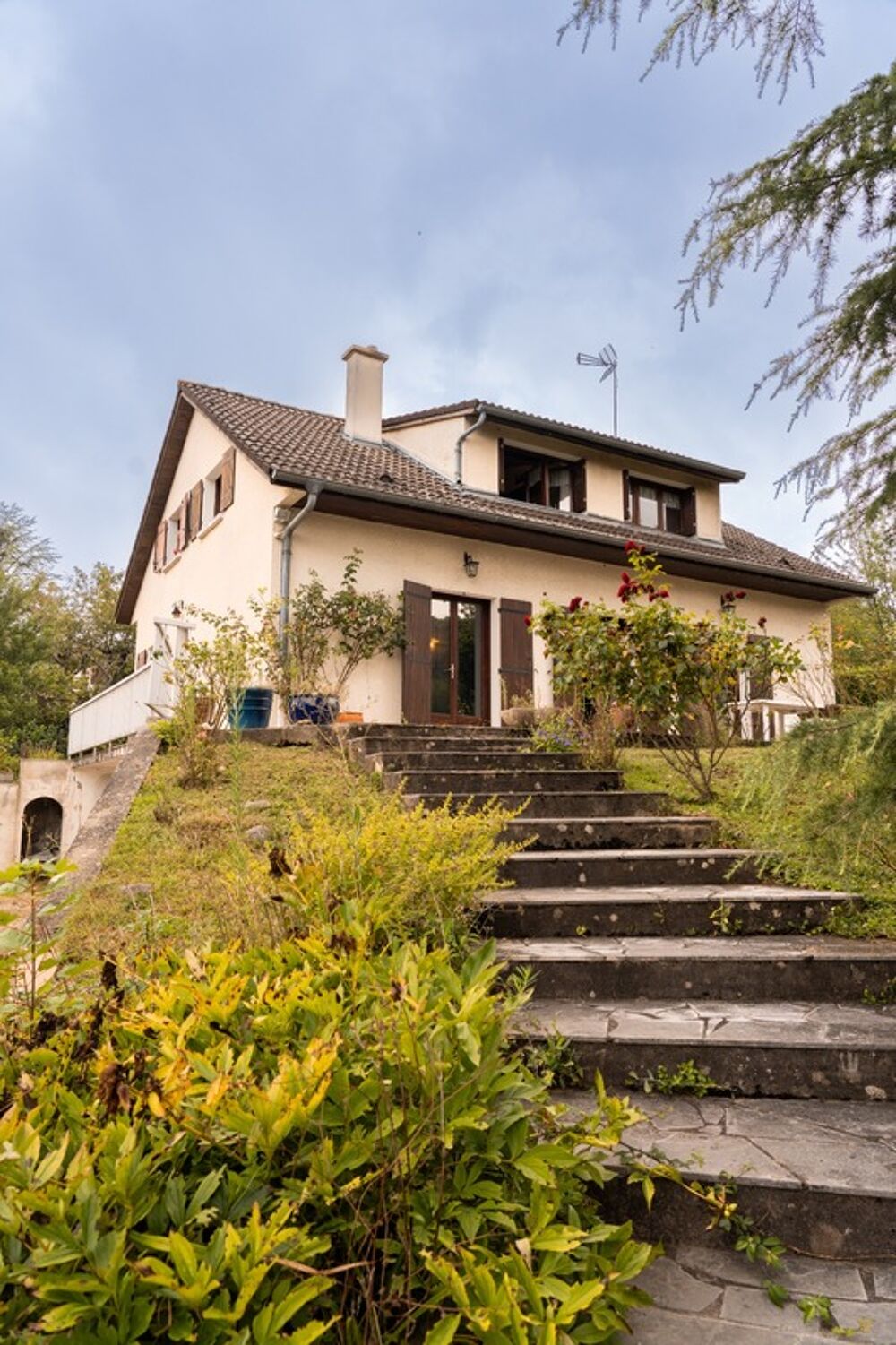 Vente Maison Maison à vendre 7 pièces proche de MACON (71) La roche vineuse