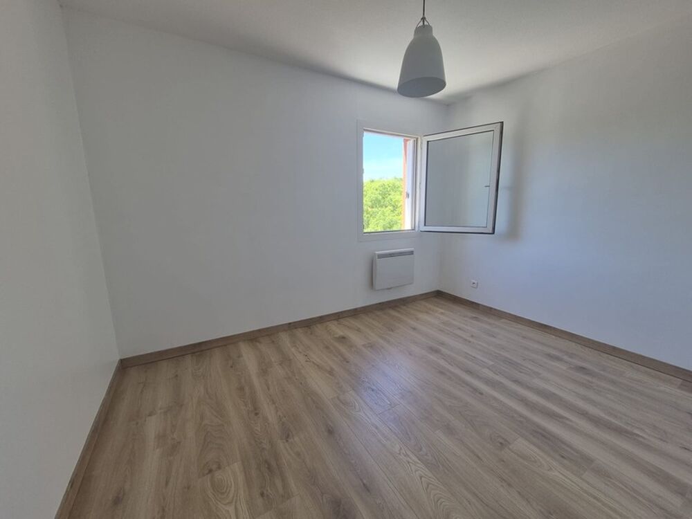 Vente Appartement CASTANET TOLOSAN - APPARTEMENT T4 - HYPERCENTRE - DERNIER ETAGE - VUE DEGAGEE SANS VIS-A-VIS - EXPOSITION SUD - CAVE + BOX Castanet tolosan