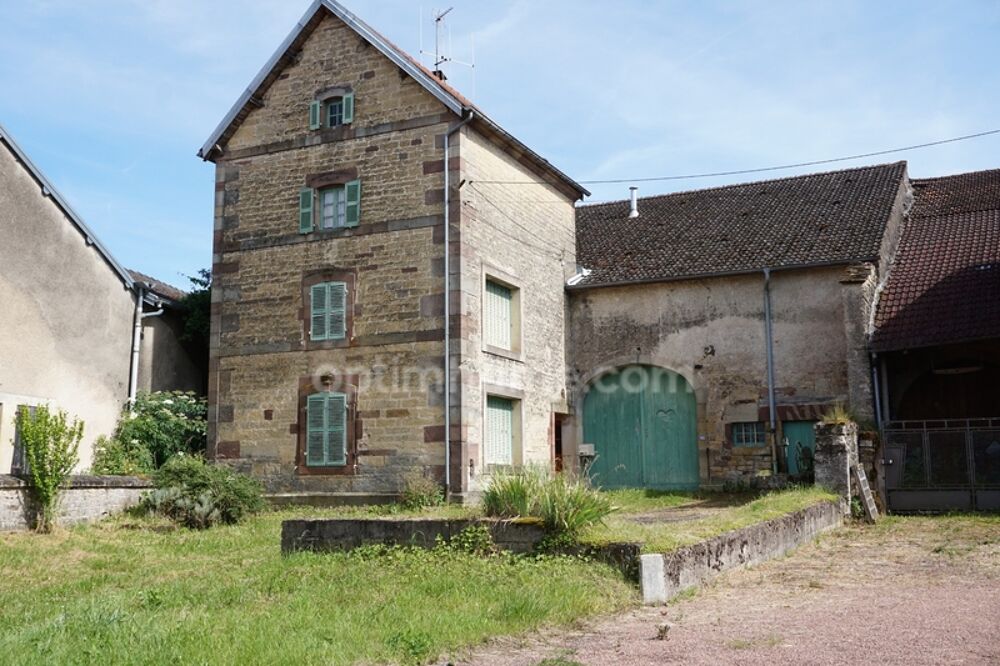Maison en pierres (ancienne ferme) avec grange et écurie sur terrain de 24.76 ares