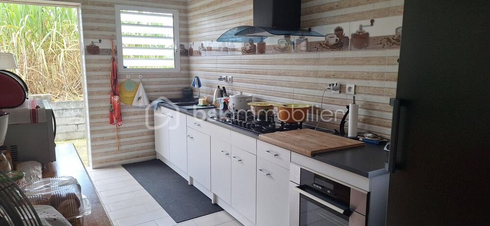 Vente Maison Maison familiale de 141 m² avec terrasse, panneaux photovoltaïques et fort potentiel – La Confiance, Saint-Benoît Saint benoit