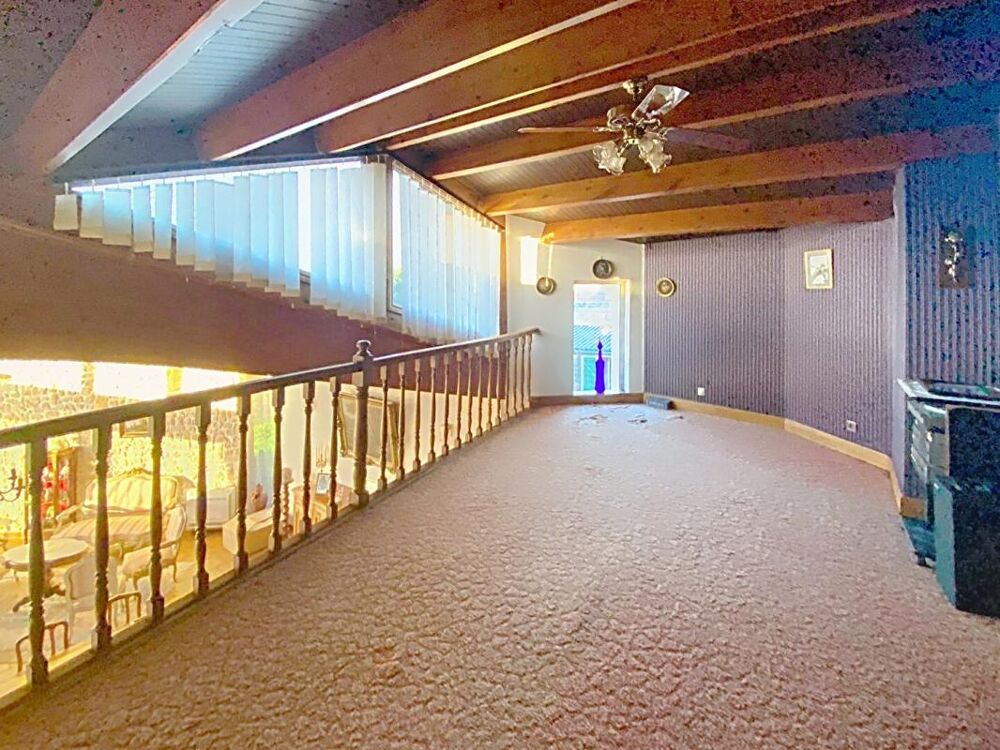 Vente Maison EXCLUSIVITE Maison de  5 pièces  avec dépendance/ local d'activité  de  3 pièces de 55 m2 Saintes