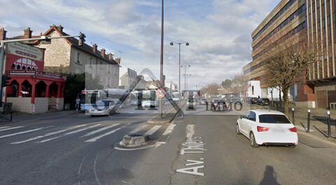   A VENDRE 70 M² DE BOUTIQUE A MELUN 