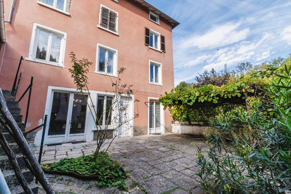 Vente Maison Maison à vendre 8 pièces - 275m2 - 4 Ch. + 2 studios - COURZIEU (69) Courzieu