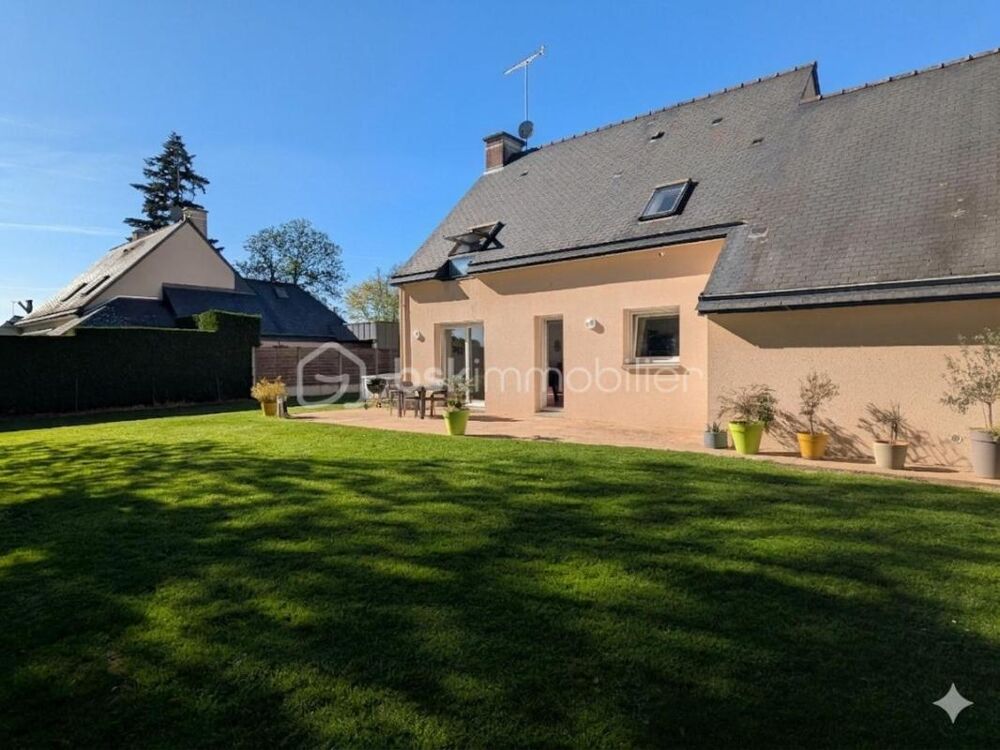 EN EXCLUSIVITÉ  Maison rare sur le marché  4 chambres  Saint-Germain-du-Pinel  Sans vis-à-vis