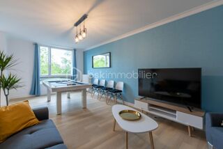  Appartement à louer 5 pièces 111 m²
