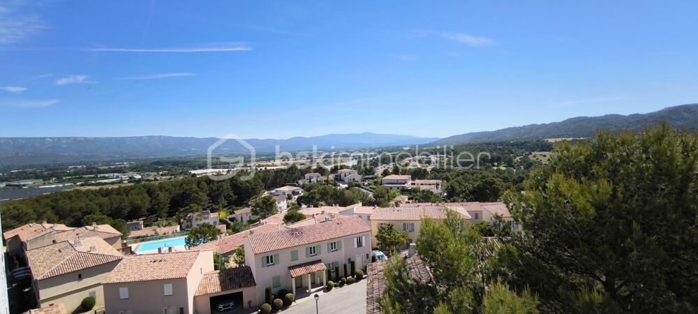Vente Appartement A vendre Magnifique appartement T3 ,de 51 m2 habitable ,situé sur le Golf et domaine de Pont-Royal , avec une place de parking p Mallemort