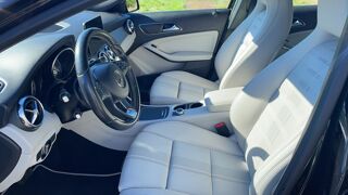 Classe GLA 200 d 136 7G-DCT Sensation - Automatique 2017 occasion 03270 Saint Yorre