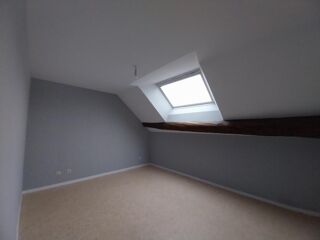  Appartement à louer 3 pièces 90 m²
