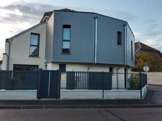 Appartement à louer 5 pièces 77 m²