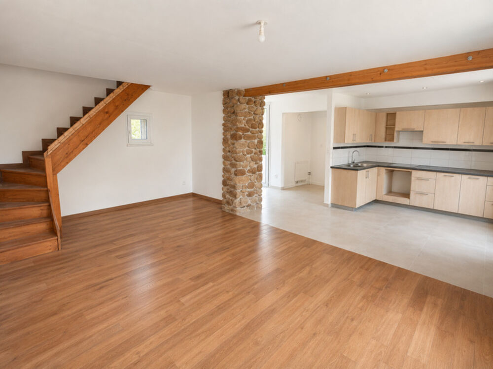 SAINT-HILAIRE-DE-LA-CÔTE  MAISON DE CARACTÈRE RÉNOVÉE  3 CHAMBRES - 94,46 M²  JARDIN  TERRASSE