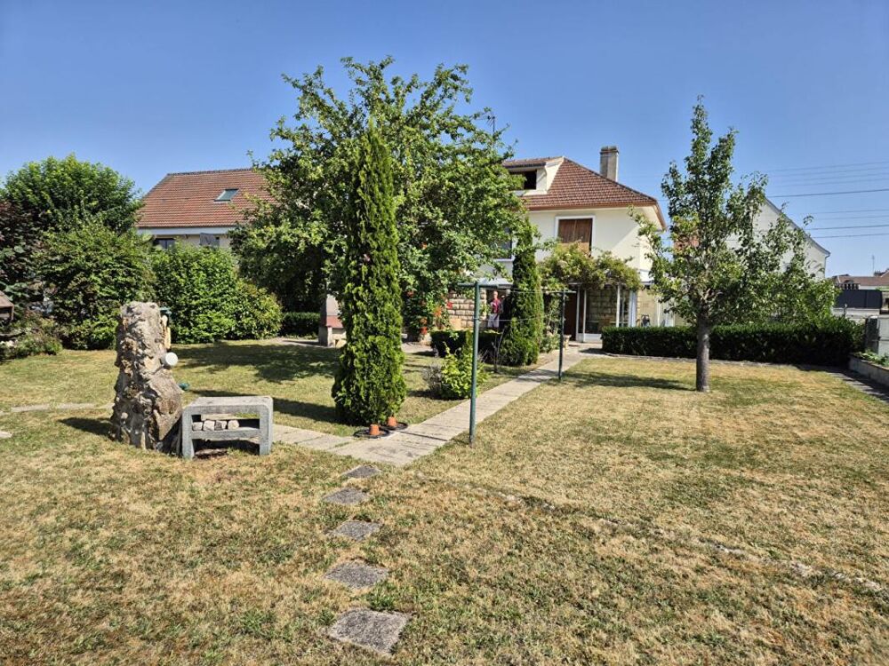 Jolie maison non mitoyenne
