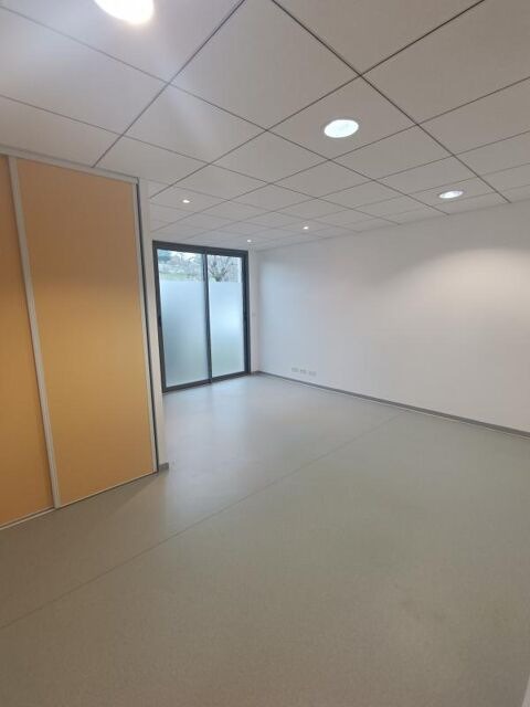 LA ROCHE VINEUSE - Cabinet M&eacute;dical 855 71000 La roche vineuse