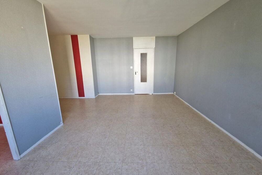 Vente Appartement AULNAT// APPT 3 PIECES - 1ER ETAGE CAVE Aulnat