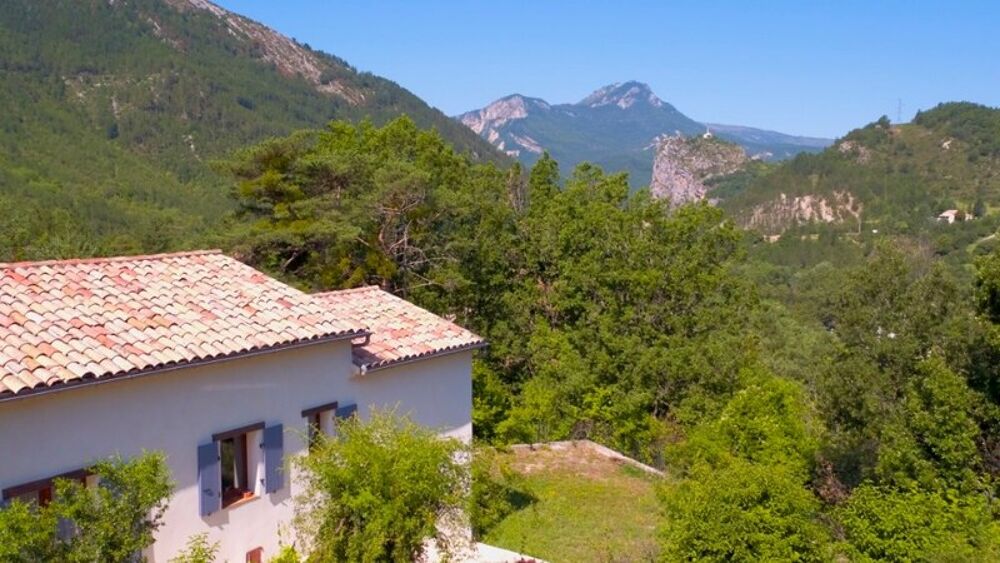 Vente Maison Dpt Alpes de Haute Provence (04), à vendre CASTELLANE maison 5 pièces - 143 m² - Terrain de 1143 m² - Plain pied Castellane