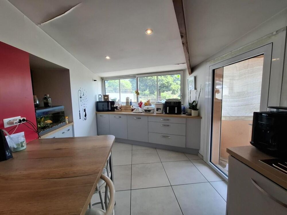 Vente Maison Maison à vendre - 5 chambres - 119 m² habitables + 150 m² dépendances - Fort potentiel locatif - 307 000 € - Saint-Maurice (6327 Saint maurice