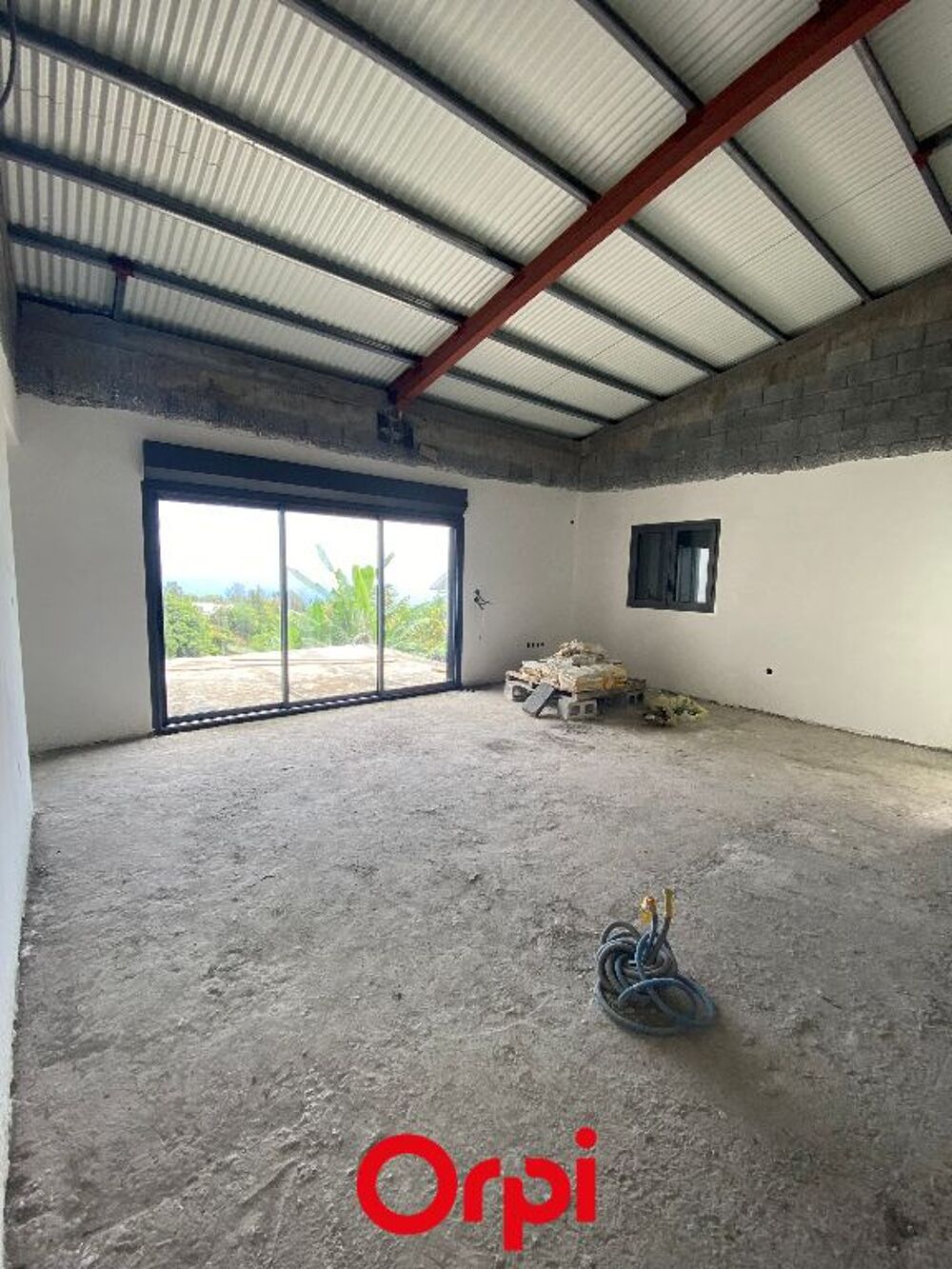 ORPI SAINT DENIS - Maison de 93 m² avec Vue Mer à Finir