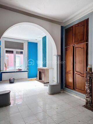 Vente Maison En exclusivité, ? Maison années 30 avec extérieur – Beaux volumes – À rénover – Roubaix Roubaix