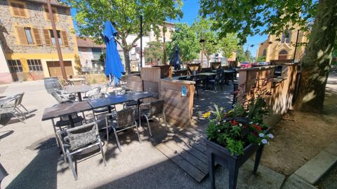   SAINT VERAND - BAR RESTAURANT 80 COUVERTS, TERRASSE 50 PLACES 