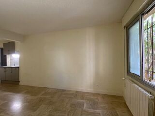  Appartement à louer 1 pièce 24 m²